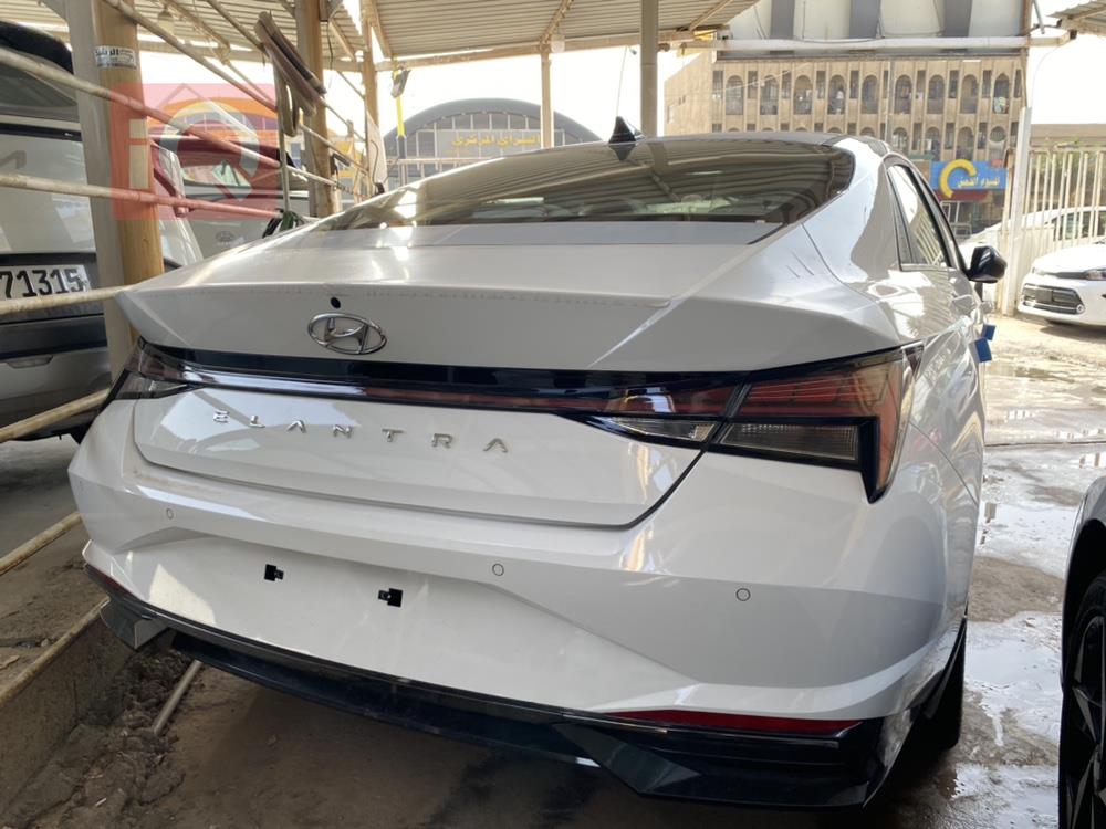 هیوندای ئەلەنترا